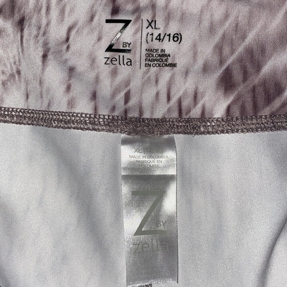 Brand Zella size XL (14/16) color white and grey - Picture 3 of 3